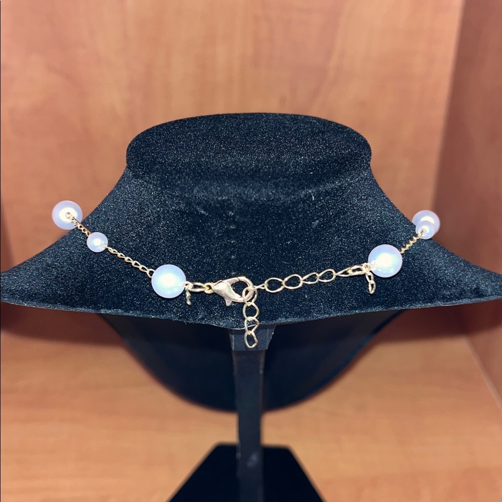 Elegant Faux Pearl Necklace - Picture 2 of 2
